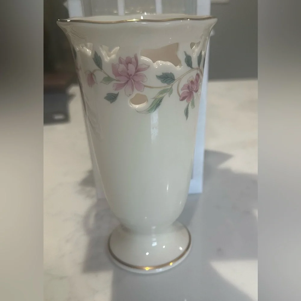 Lenox Barrington Vintage 1990s Collection Floral Vase with Gold Trim